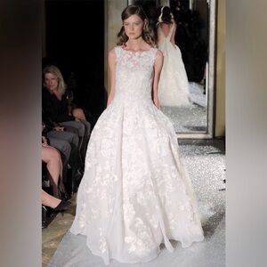 Oleg Cassini Wedding Gown Size 6 Heirloomed/Preserved with seal intact